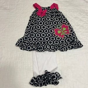2️⃣ for $10  Girls 2T butterfly with black & white ruffles set